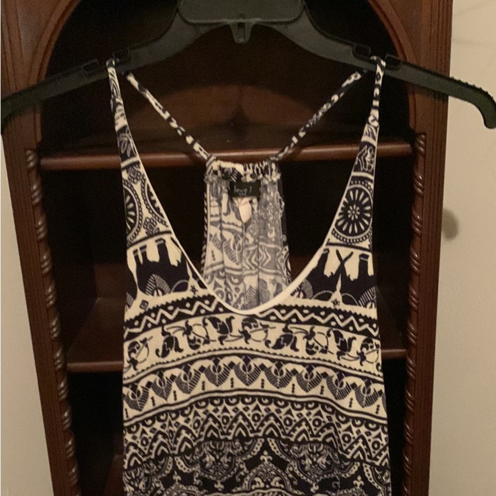 Love J . Pretty shirt black and White